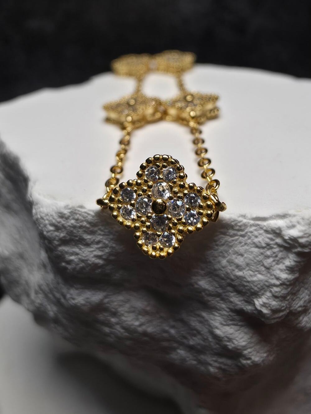 7+1" Gold Cluster 5-Clover Bracelet Adjustable